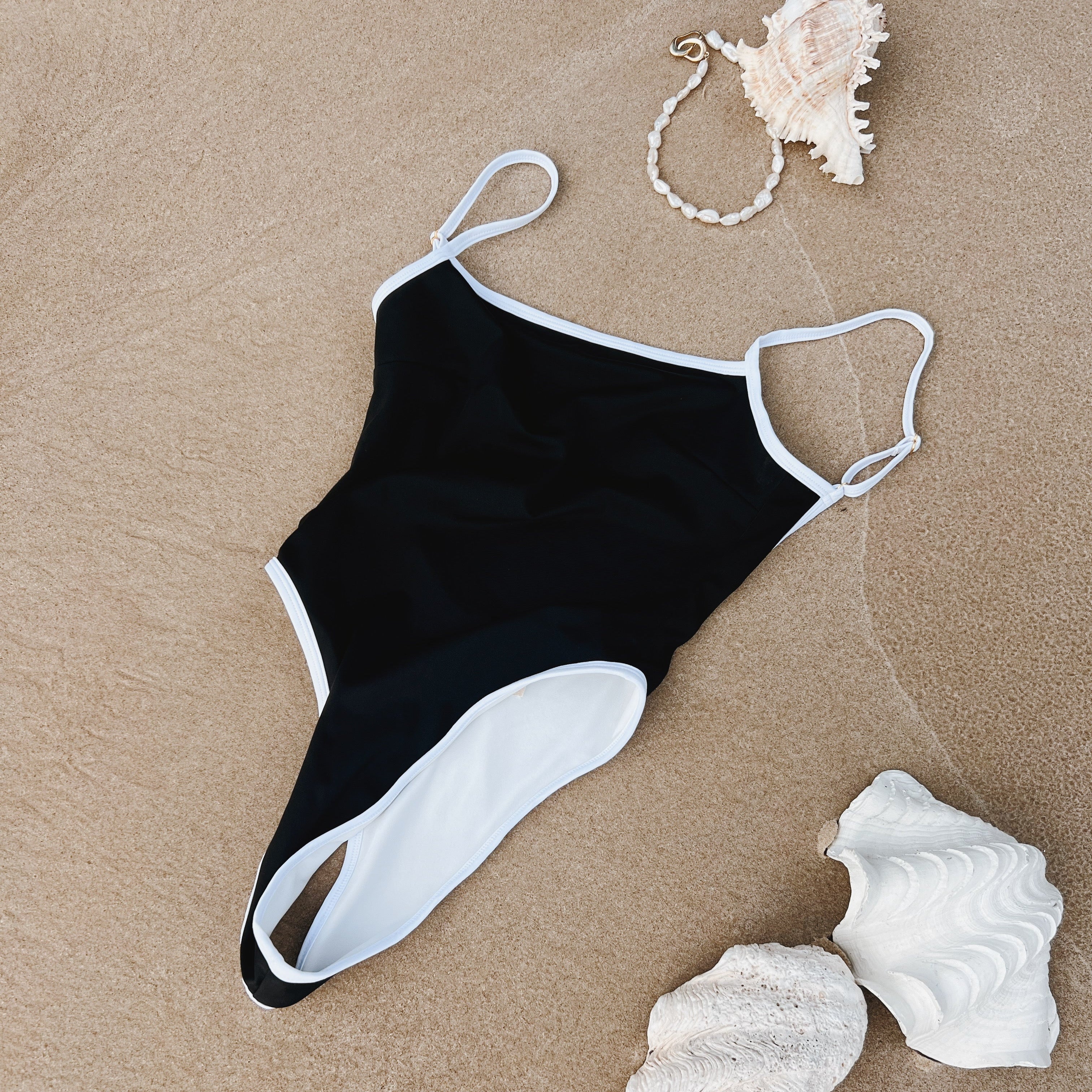 Back To Black One Piece